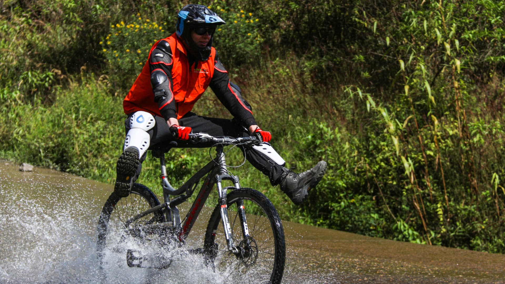 Inka Jungle Tour a Machu Picchu: Ciclismo, Trekking y Aventura hasta Machu Picchu