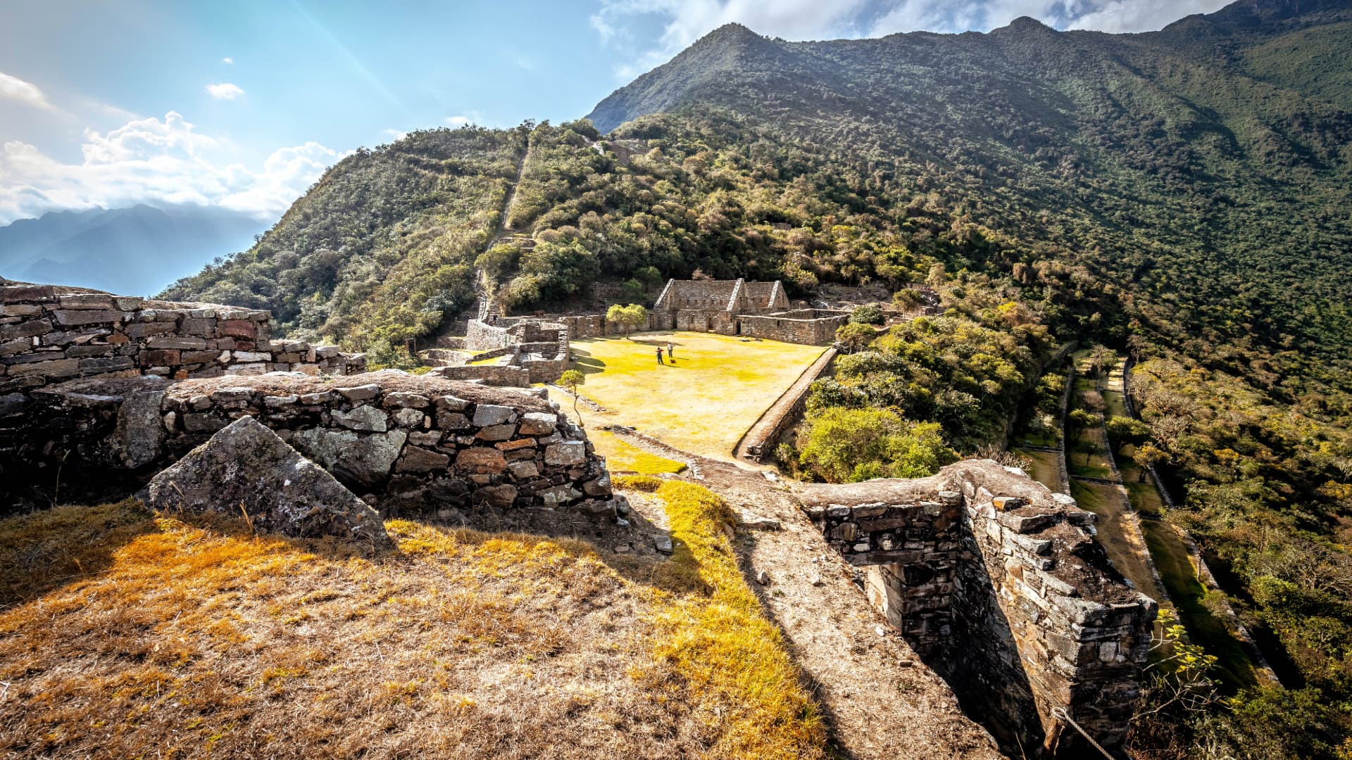 Vive la Experiencia: Tu Trek de Choquequirao a Machu Picchu en 8 Días